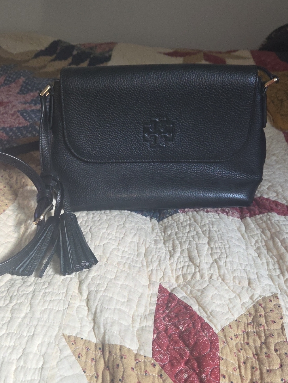 Tory Burch Thea Messenger Bag - Black Leather